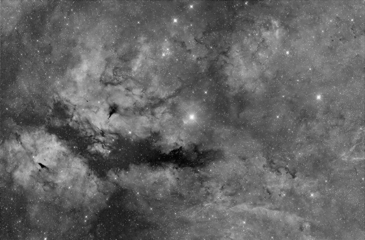 IC 1311, IC 1318, NGC 6910